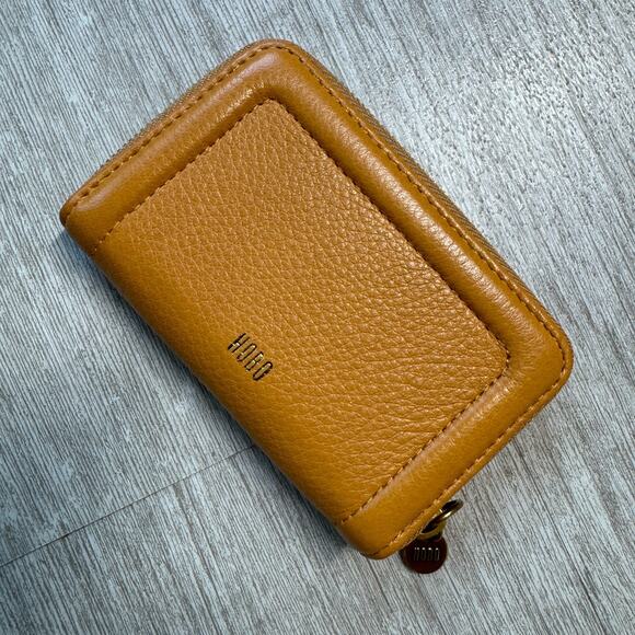 HOBO Pebbled Leather Coin Wallet Zip Around Warm Honey 4x2.5 NWOT - Picture 4 of 6